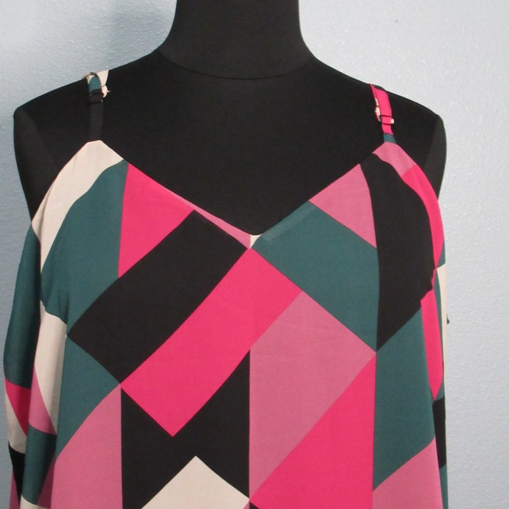 Torrid Geometric Pattern Camisole - Picture 3 of 9